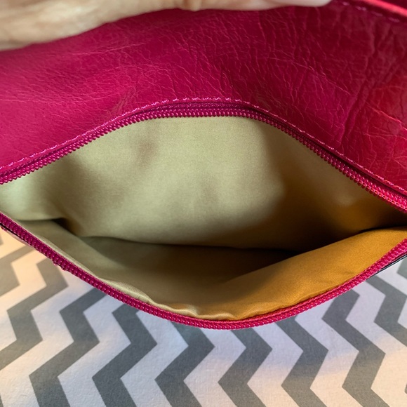 Giani Bernini Crossbody Bag 9 1/2” x 9 1/2” x 3” with Multiple Pockets - Picture 8 of 16